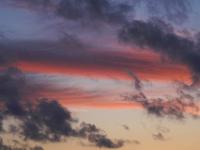 Rotleuchtende Wolken